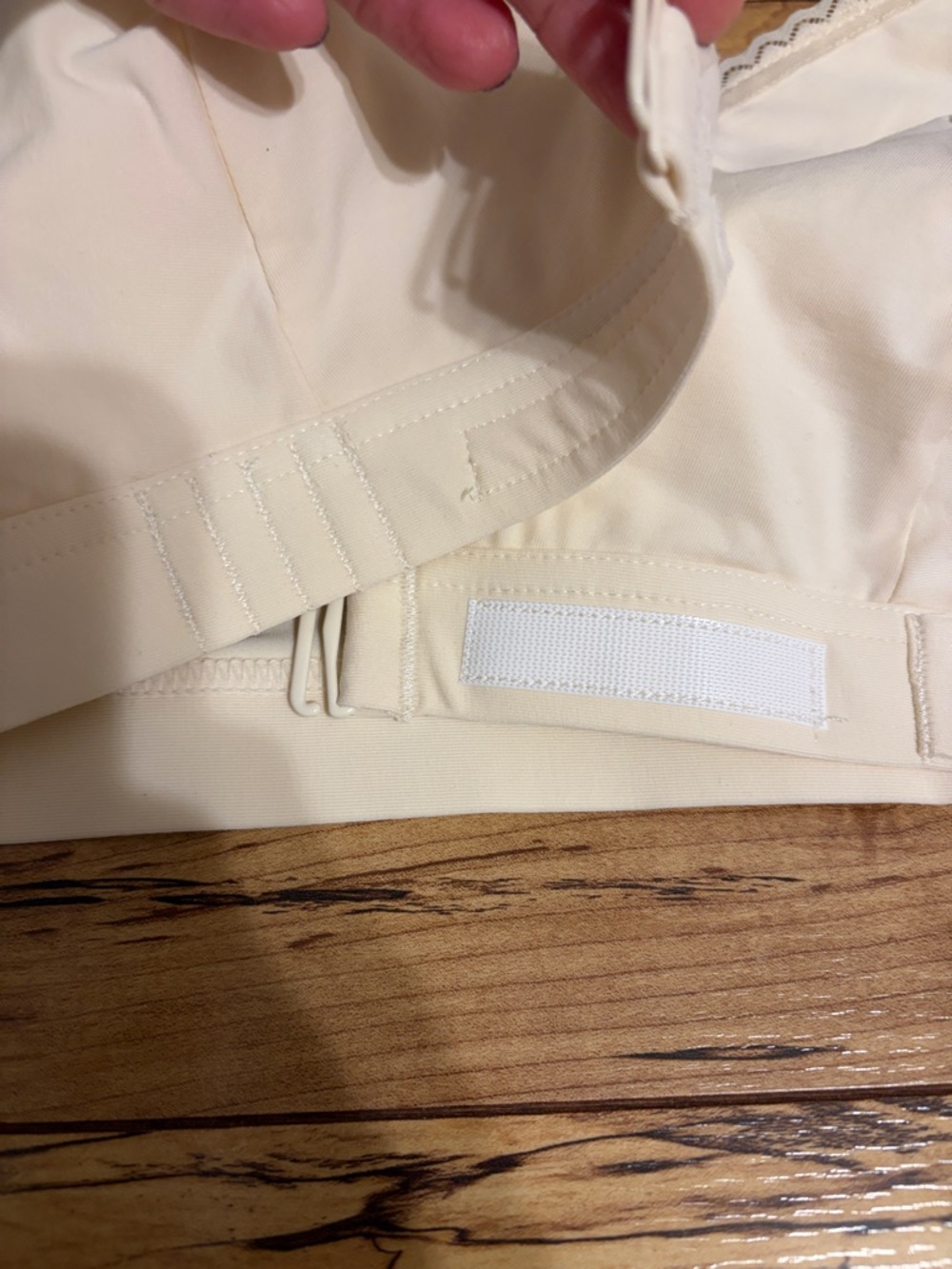 Ease Blooming Maternity Bra Cream size Large - Picture 3 of 7